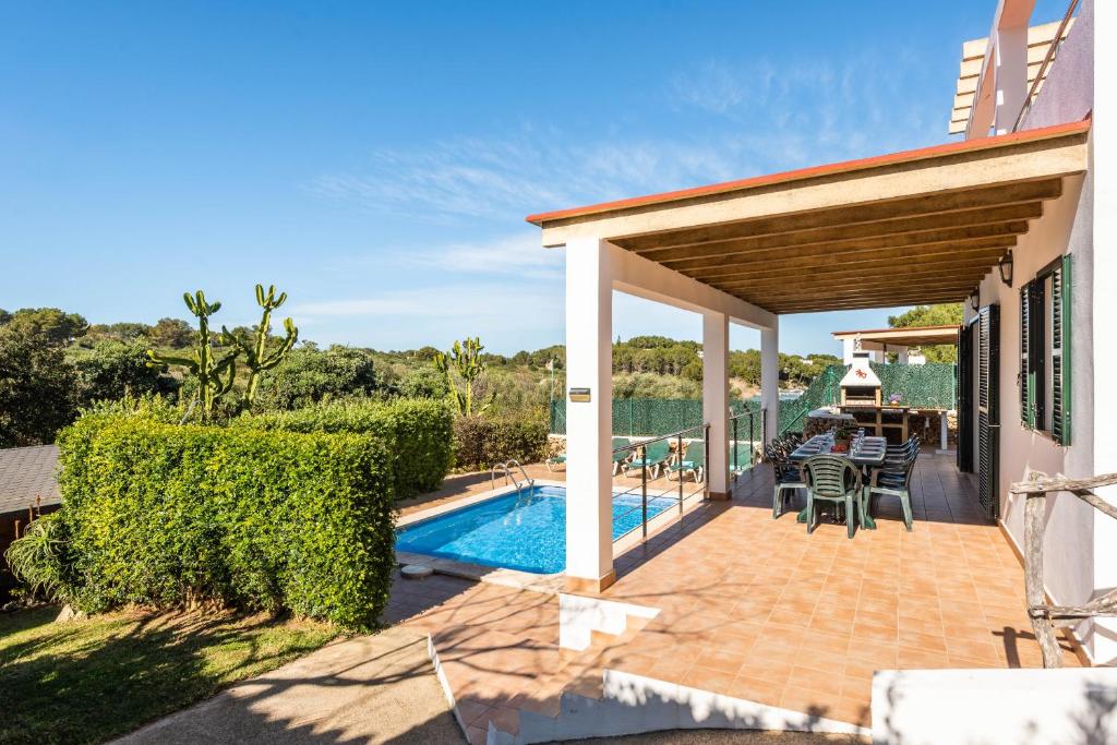 Bazén v ubytování Villa Sa Oreneta - Port de Addaia nebo v jeho okolí