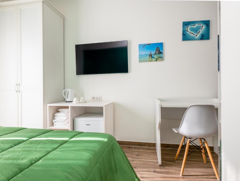 TV a/nebo společenská místnost v ubytování Amore&Psiche - De Vivo Realty Sorrento