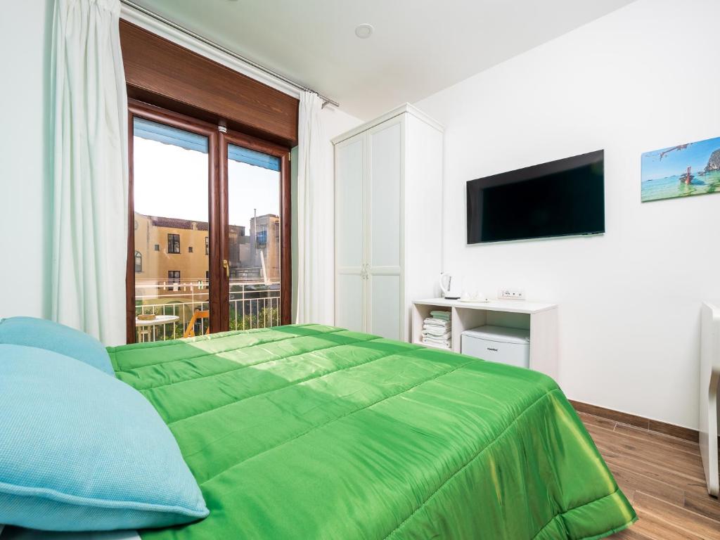 TV a/nebo společenská místnost v ubytování Amore&Psiche - De Vivo Realty Sorrento