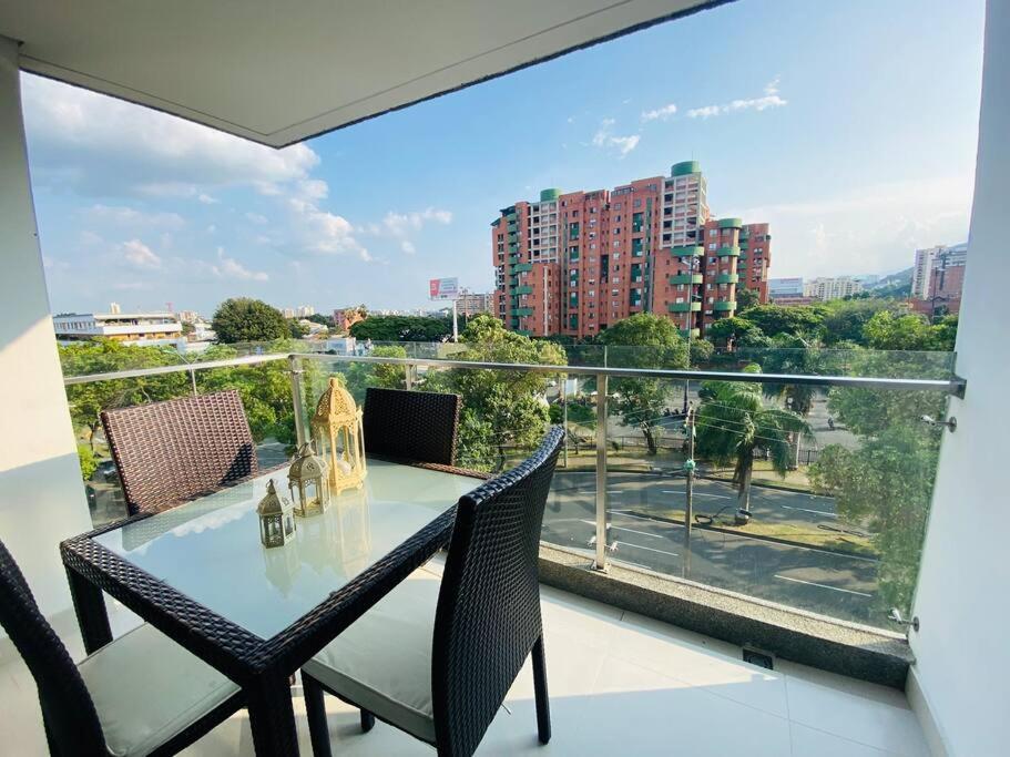 Brand New Apartment beside Chipichape Mall, Cali (updated prices 2024)