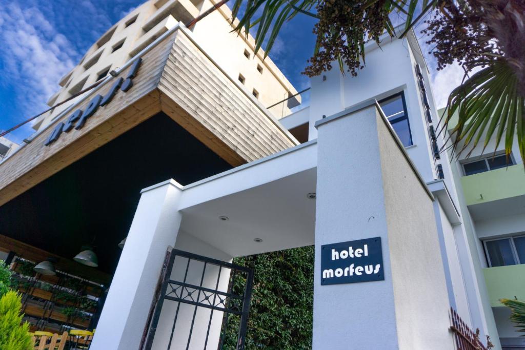 O edifício onde o hotel está situado