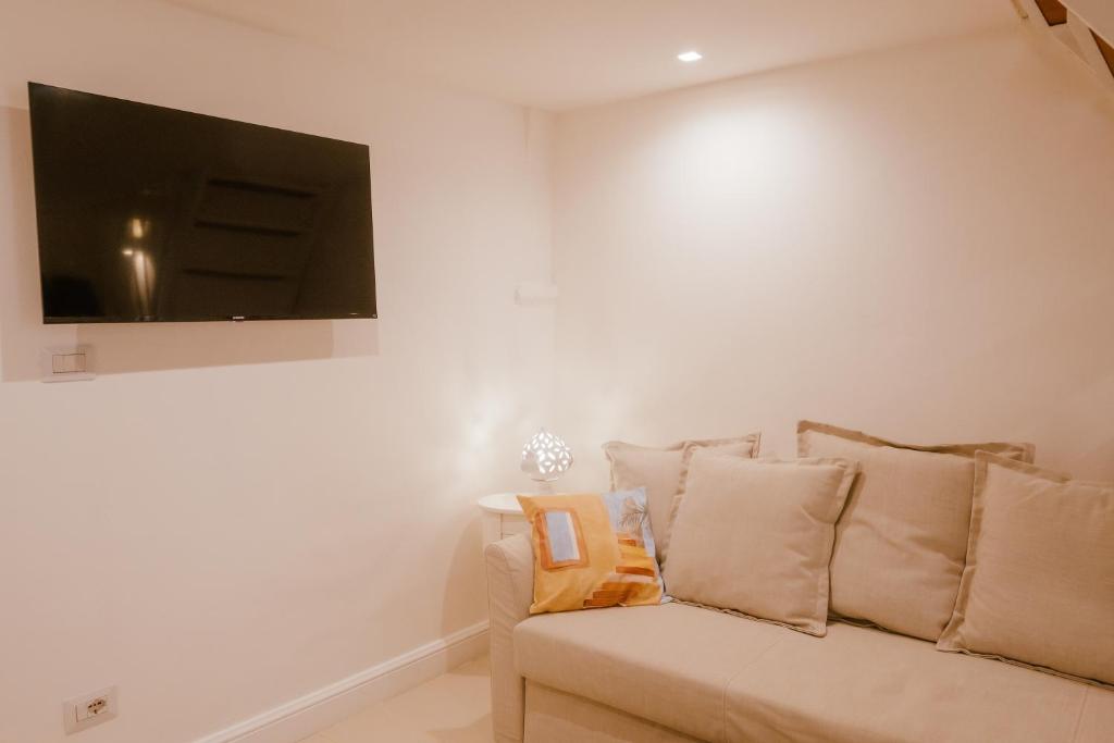 A television and/or entertainment centre at San Gaetano Luxury Home