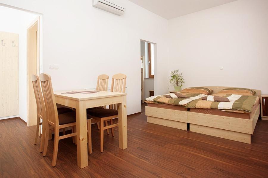 Madronič family estate - Kolpa river - Chambre Familiale Avec Salle De Bain Privée