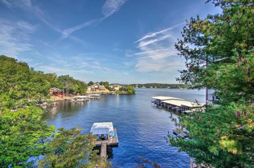 Lake front House w/ Private Dock - Casa De Tres Dormitorios