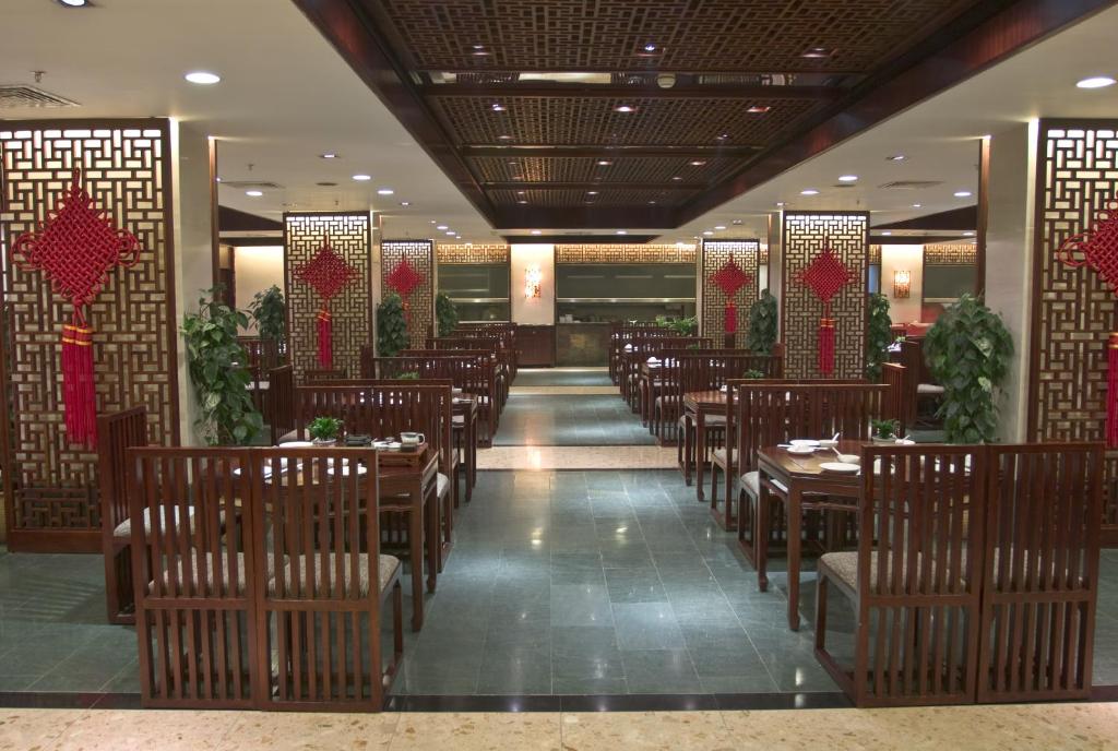 Restaurace v ubytování Guangzhou Baiyun Hotel