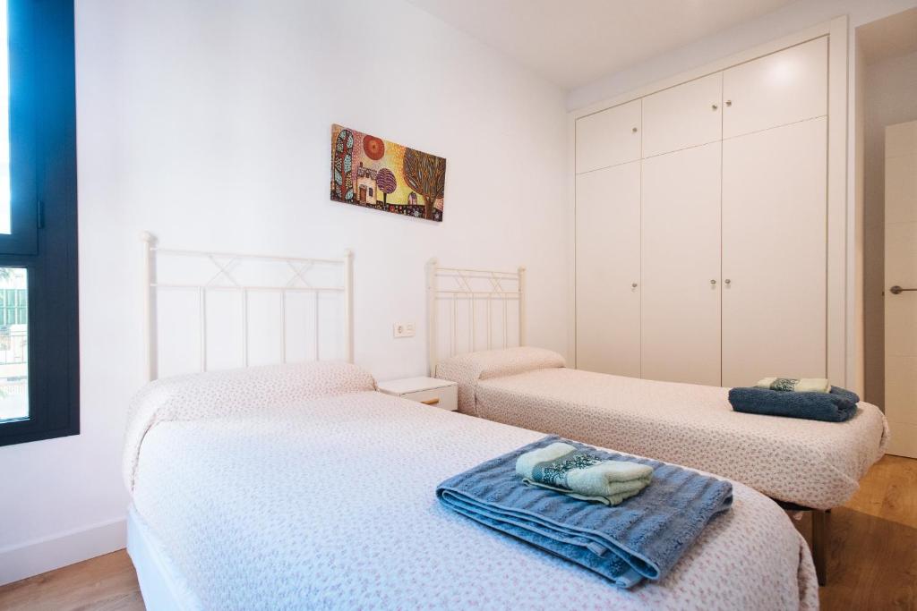 Fotografia z galérie ubytovania Apartamento estelar con piscina y garaje nervión v destinácii Seville