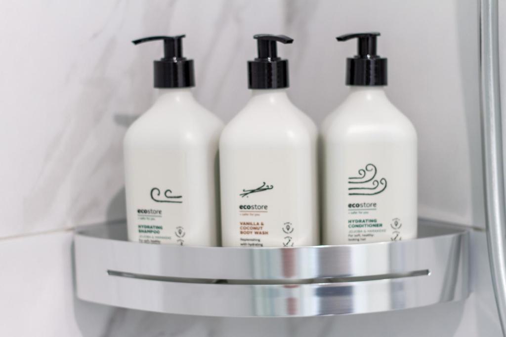 Glamorous 2 bed CBD townhouse w/King bed