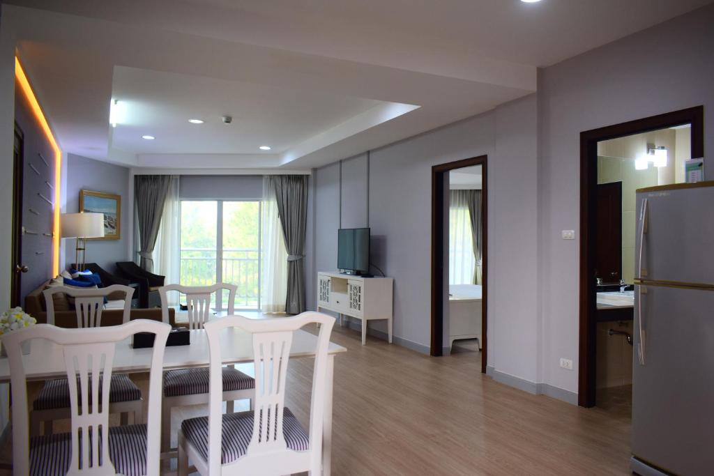 Seapine Beach Golf and Resort Hua Hin - Resim 9