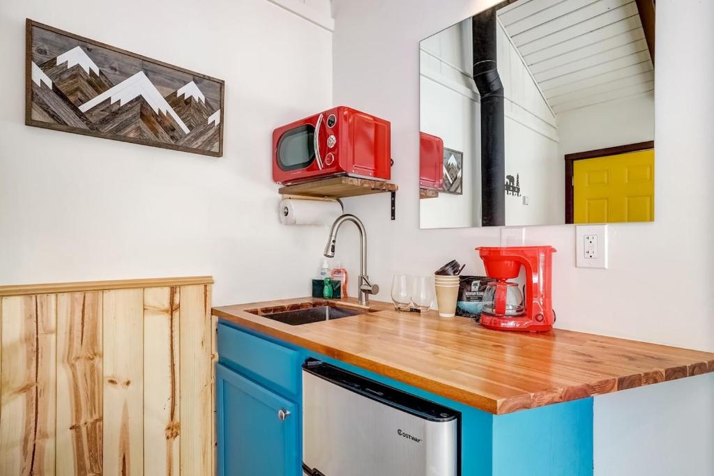 Kuchyň nebo kuchyňský kout v ubytování Tahoe Mountain Inn