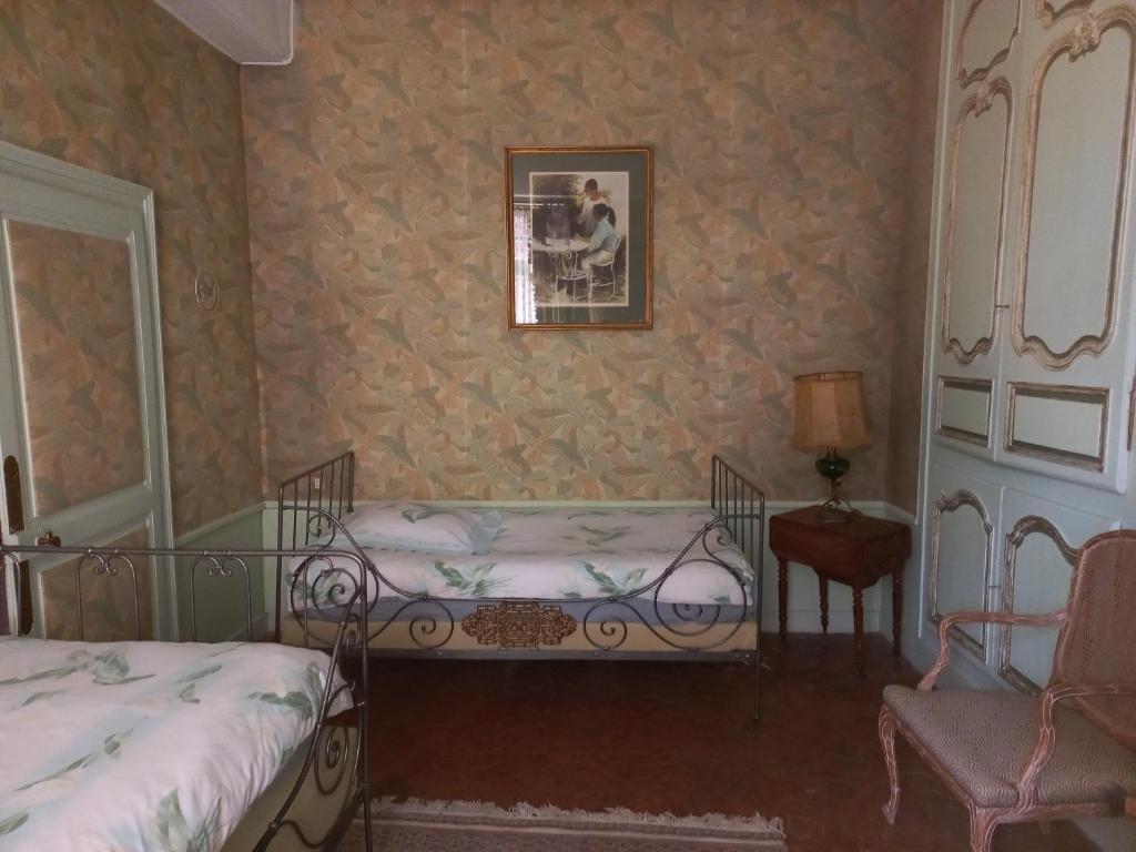 Location meublé de tourisme La Rose des Fables - Chambre Double Avec Salle De Bain Privée