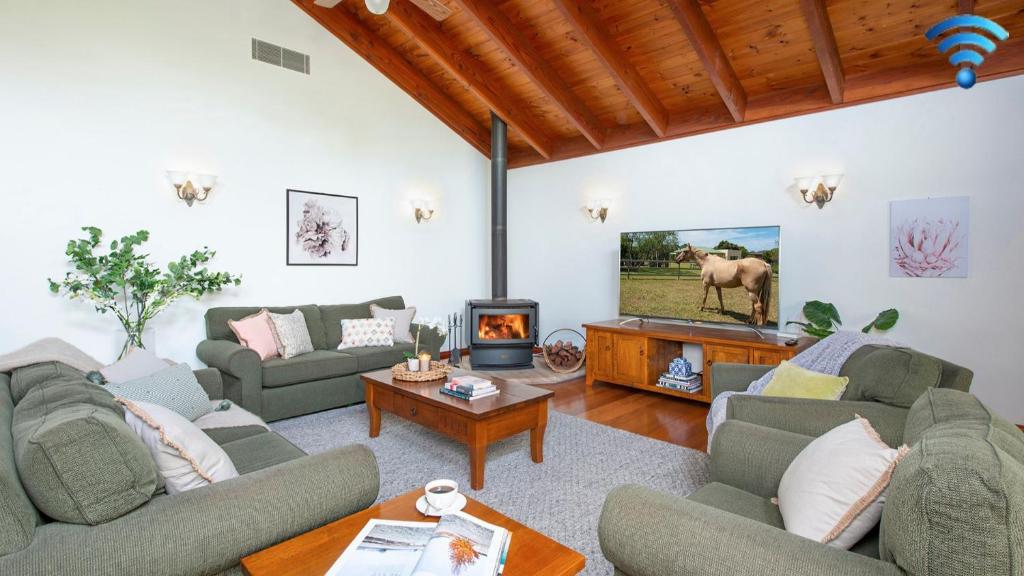Reign Manor & Coach House - Housity