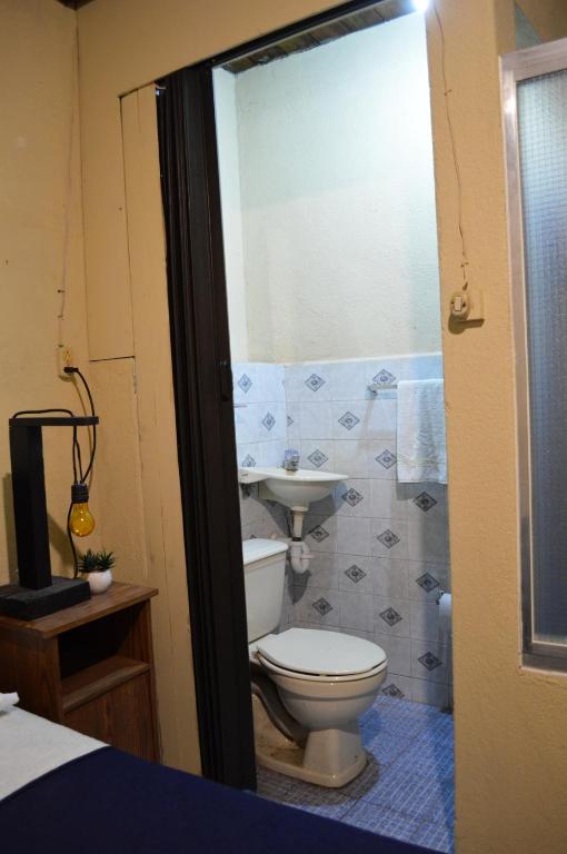Ave del Paraiso Guest House - Double Room
