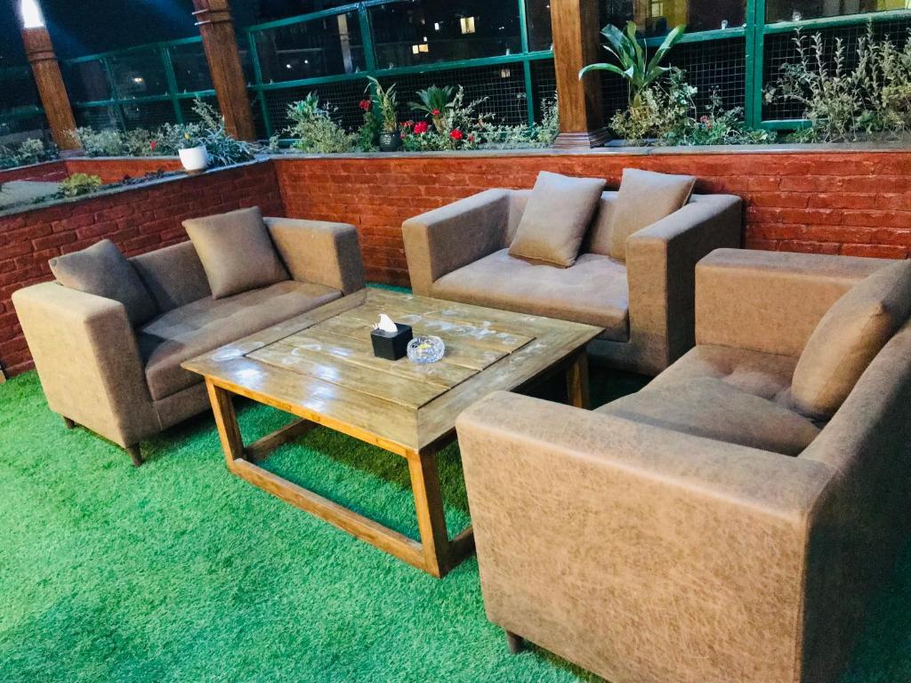 Posezení v ubytování Hotel Lotus Grand Pvt Ltd
