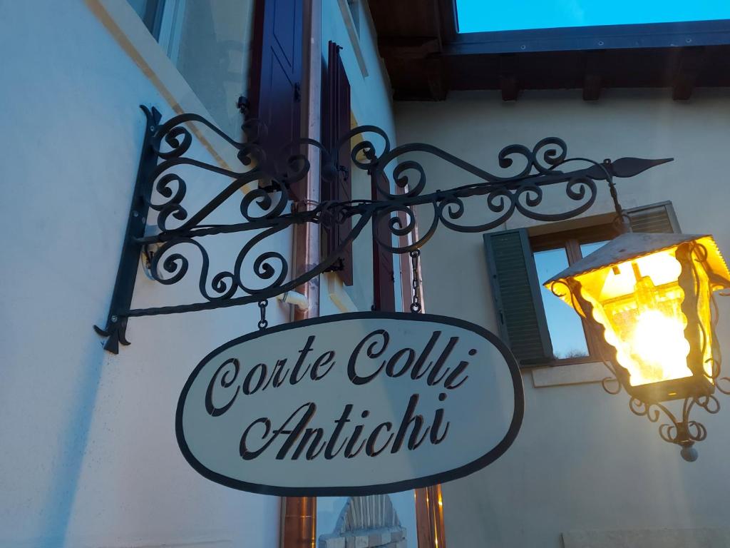 Certifikát, hodnocení, plakát nebo jiný dokument vystavený v ubytování B&B Corte Colli Antichi