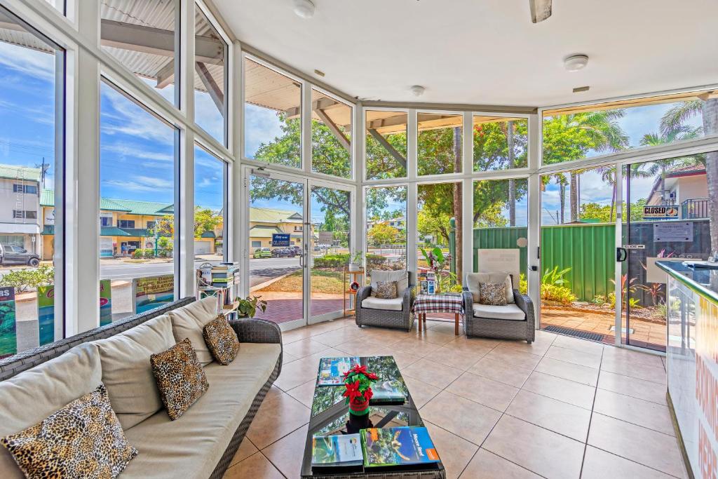 Koala Court Holiday Apartments photo