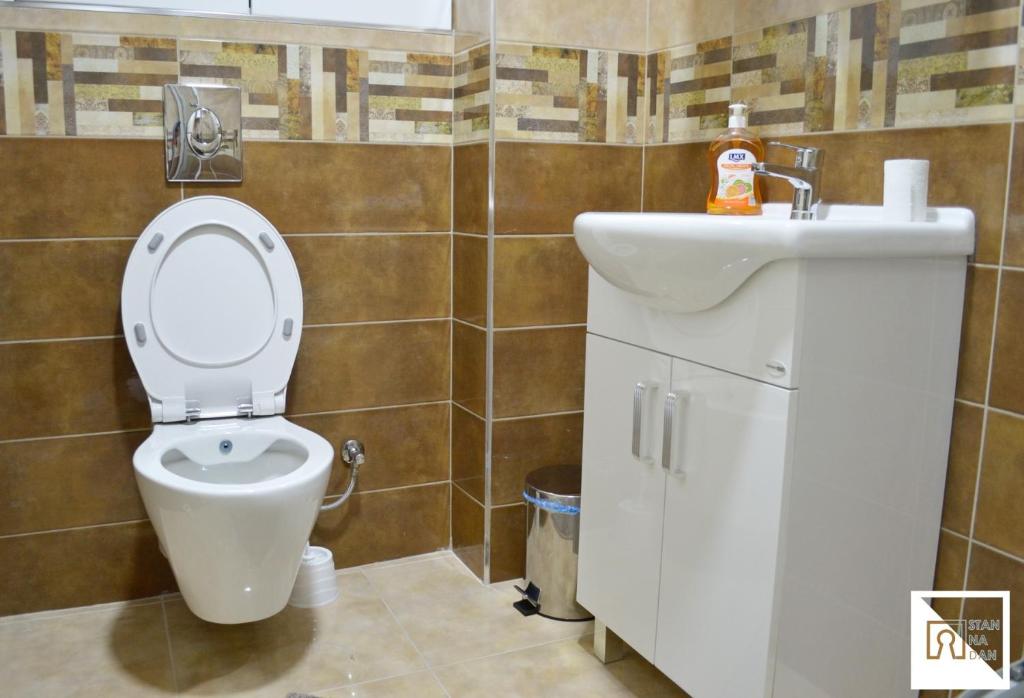 A bathroom at River Apartman