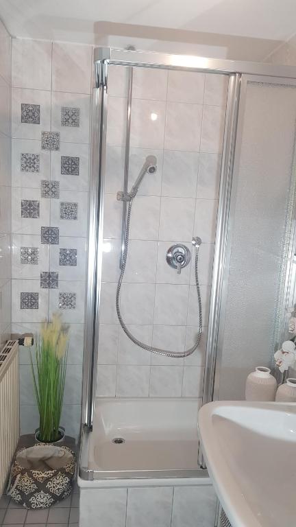 Koupelna v ubytování Haus Guentli
