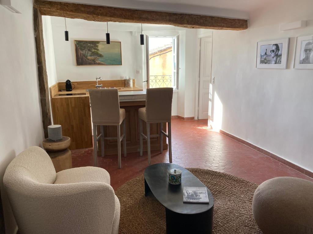 Fotografia z galérie ubytovania L'Appartement 31 Ramatuelle Vieux Village v destinácii Ramatuelle