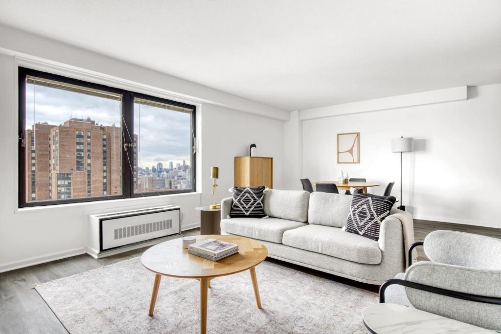 Χώρος καθιστικού στο Kips Bay 1br w doorman wd nr East River NYC-980