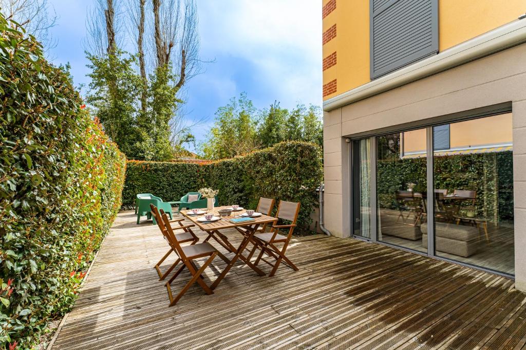 Ban công/sân hiên tại Côté Port - Appt sortie privée vers le port