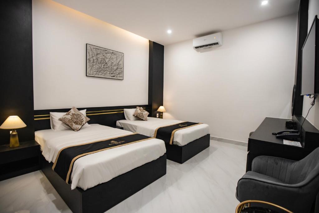 Riverside 1 Hotel - Housity