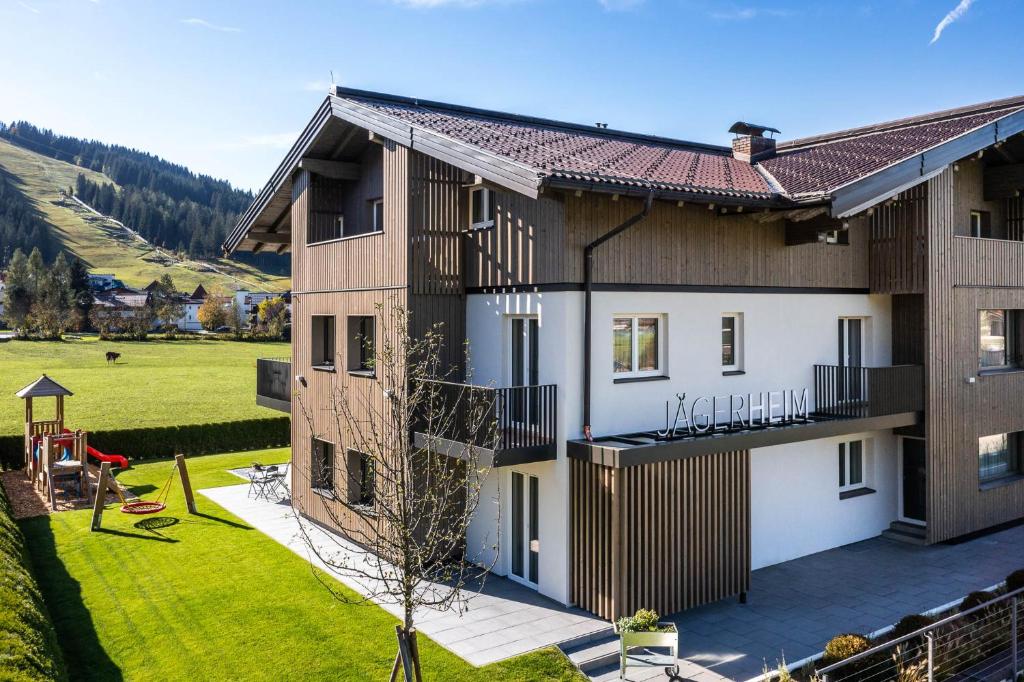 Budova, kde se aparthotel nachází