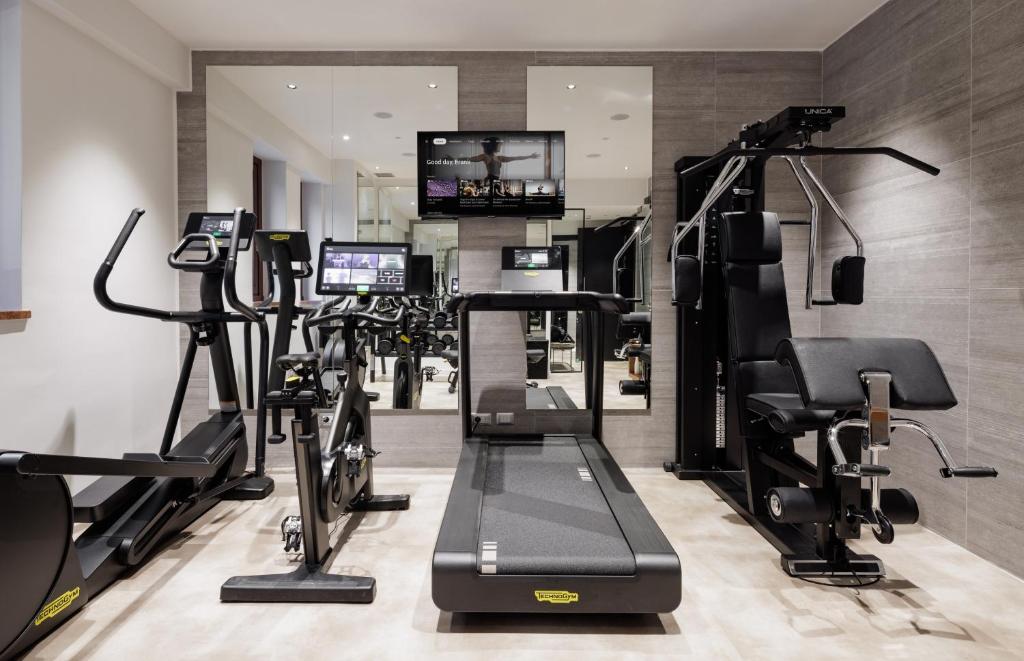 Fitness centrum a/nebo fitness zařízení v ubytování The Corner Duomo Hotel