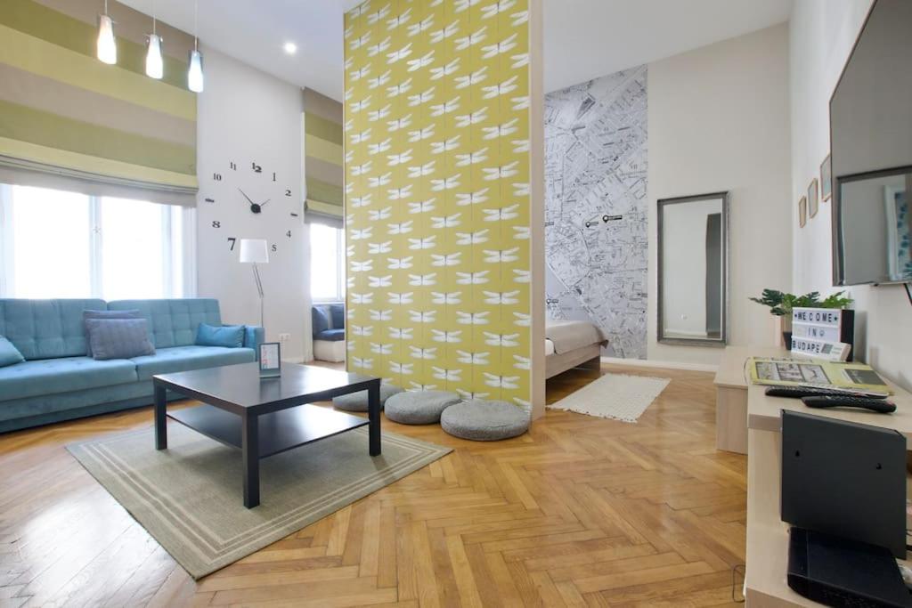 Standard Apartment by Hi5 - Bright central place (269) 1072 Budapest, 20 Rákóczi út kép - 1