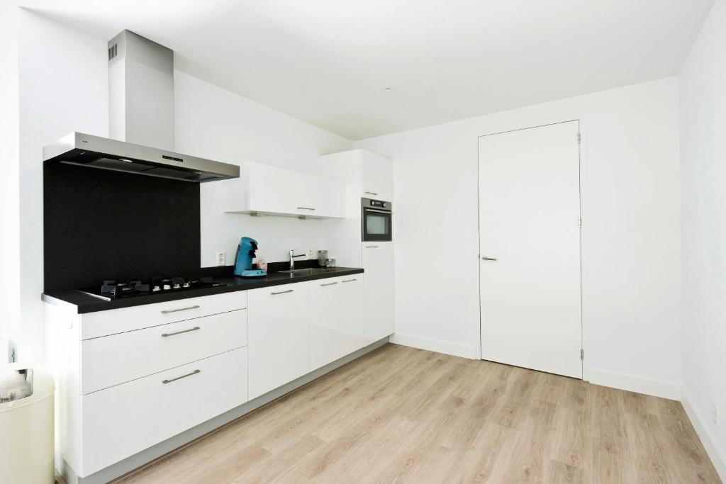 Familie Hotel & Apartments Alkmaar - Apartment With Terrace