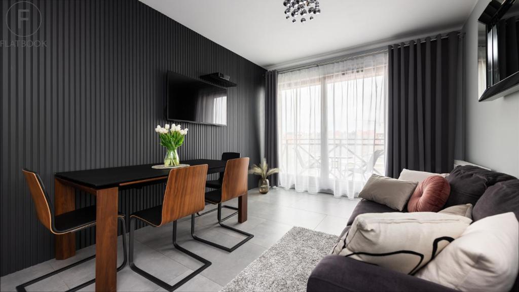 Televízia a/alebo spoločenská miestnosť v ubytovaní Apartments Jaglana with Parking & SPA