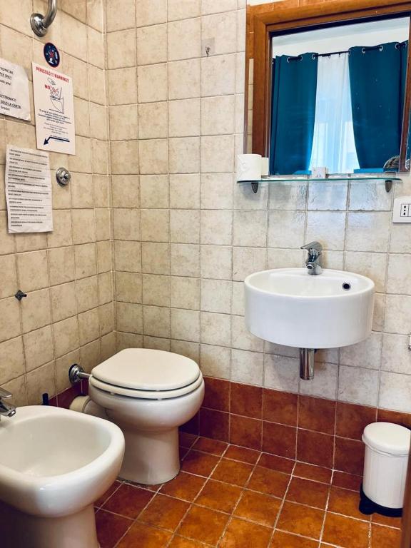 Koupelna v ubytování Rooms Mastrangelo