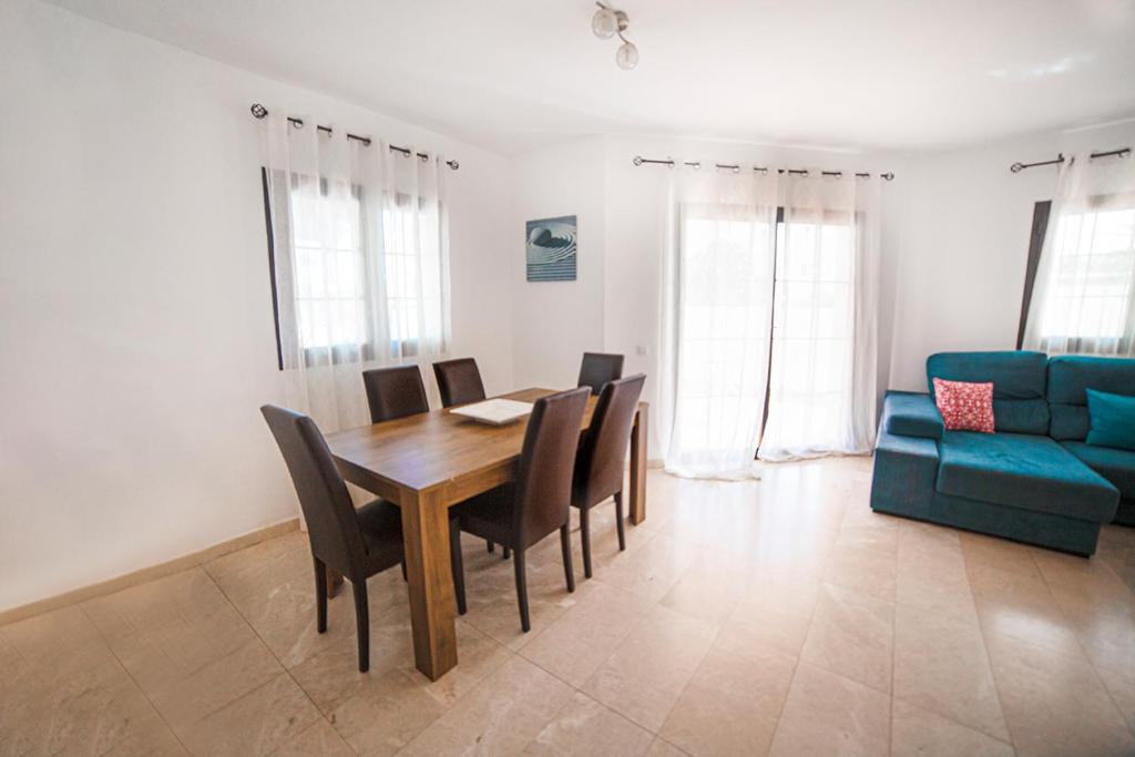 Posezení v ubytování Villa el Roque