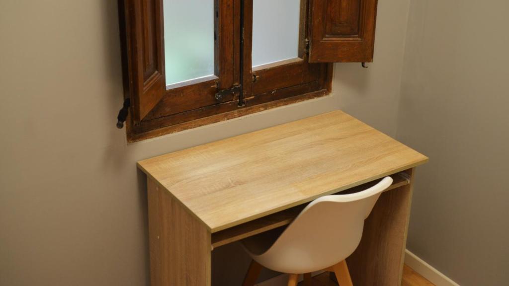 Paraiso Hostel - Single Room With Shared Bathroom