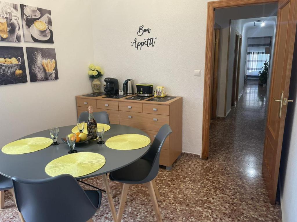 Kuchyň nebo kuchyňský kout v ubytování Sweet Home Alicante nearby the museum and beach
