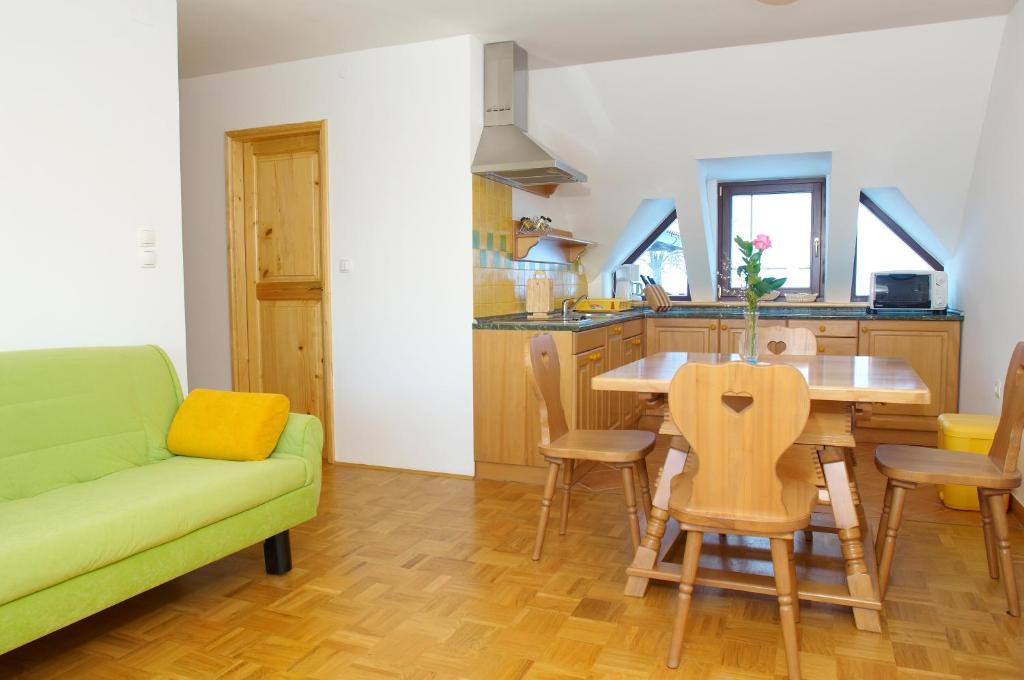 Eco Tourist Farm Ravnjak - Apartamento Con Mountain View