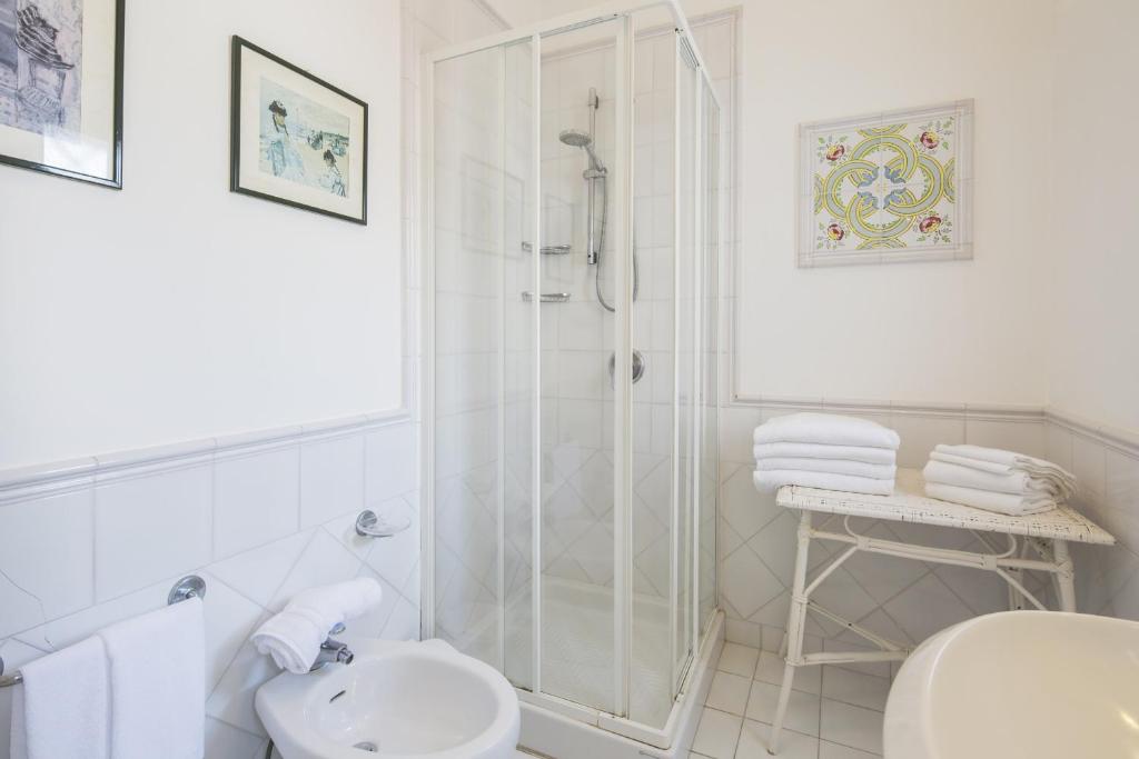 A bathroom at Estate4home - Villa San Montano