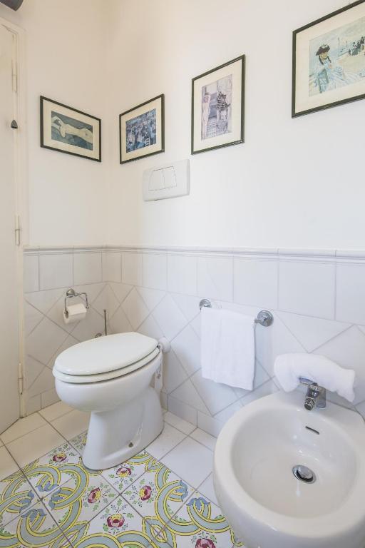 A bathroom at Estate4home - Villa San Montano