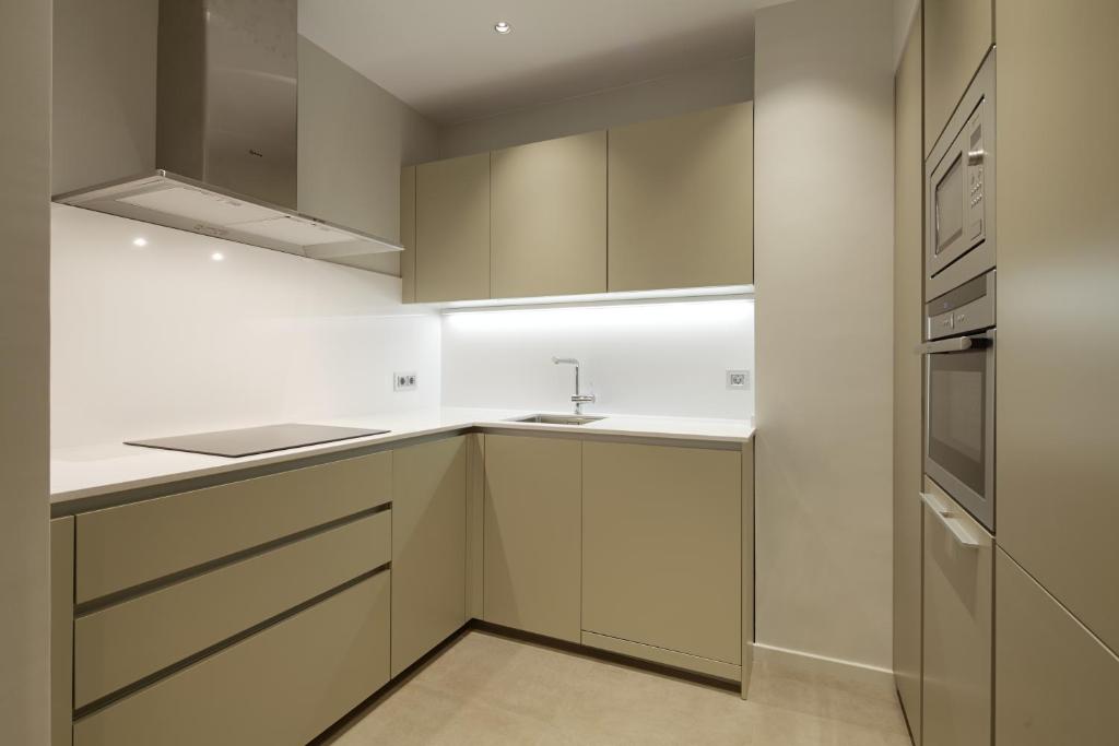 Kuchyň nebo kuchyňský kout v ubytování Easo Suite 1 by FeelFree Rentals