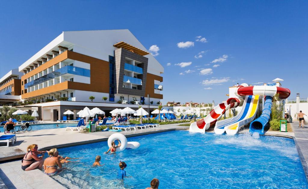 Bazén v ubytování Terrace Elite Resort Ultra All Inclusive nebo v jeho okolí