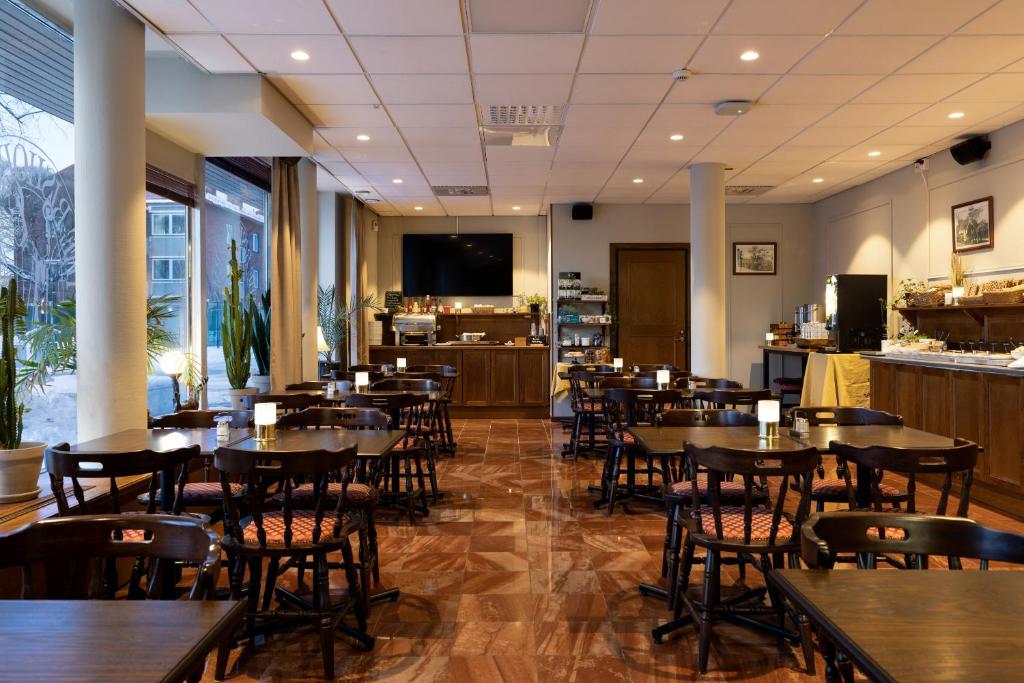 Restaurace v ubytování Hotel Bishops Arms Mora