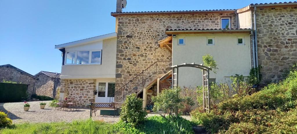 Το κτήριο όπου στεγάζεται  το bed & breakfast
