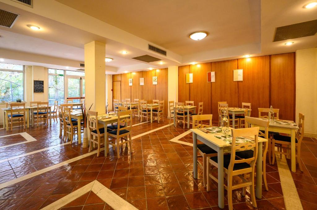 Restaurace v ubytování Hotel Torre Di Pratolungo