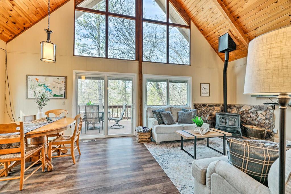 California Cabin with Lake Access 28 Mi to Yosemite, Groveland (updated