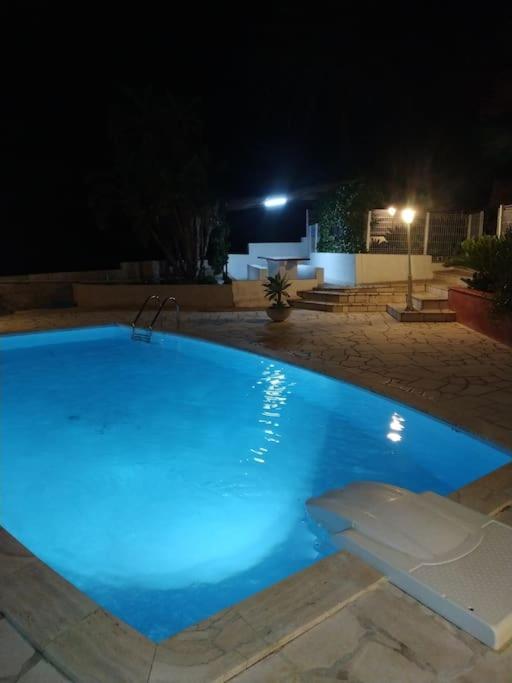 The swimming pool at or close to Casa Lorena