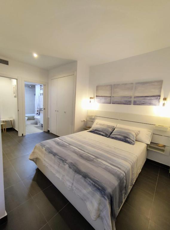 Posteľ alebo postele v izbe v ubytovaní RD V Luxury Apartment Mediterranean