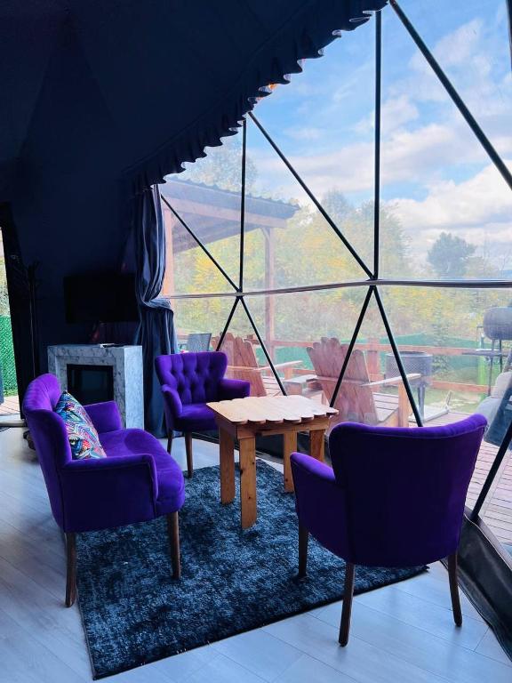 Posezení v ubytování ME-GA Glamping
