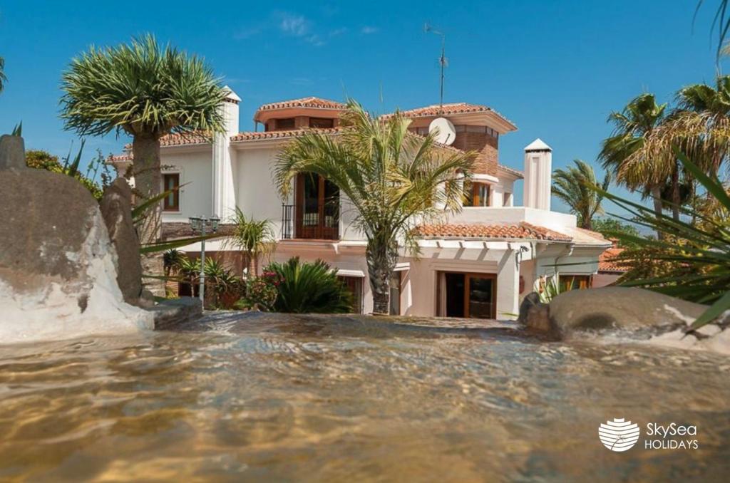 Sky Sea Holidays VILLA MONTILLA, Alhaurín de la Torre ...