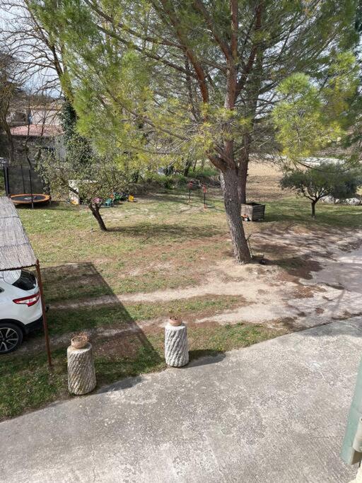 Zdjęcie z galerii obiektu Villa avec charme provençal w mieście La Tour-dʼAigues