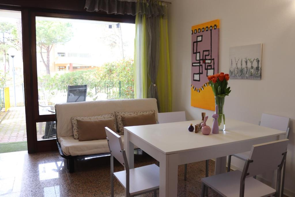 A seating area at Beach House Riviera