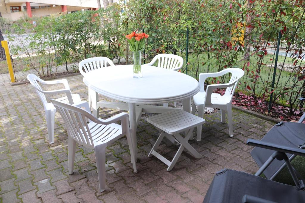 A garden outside Beach House Riviera